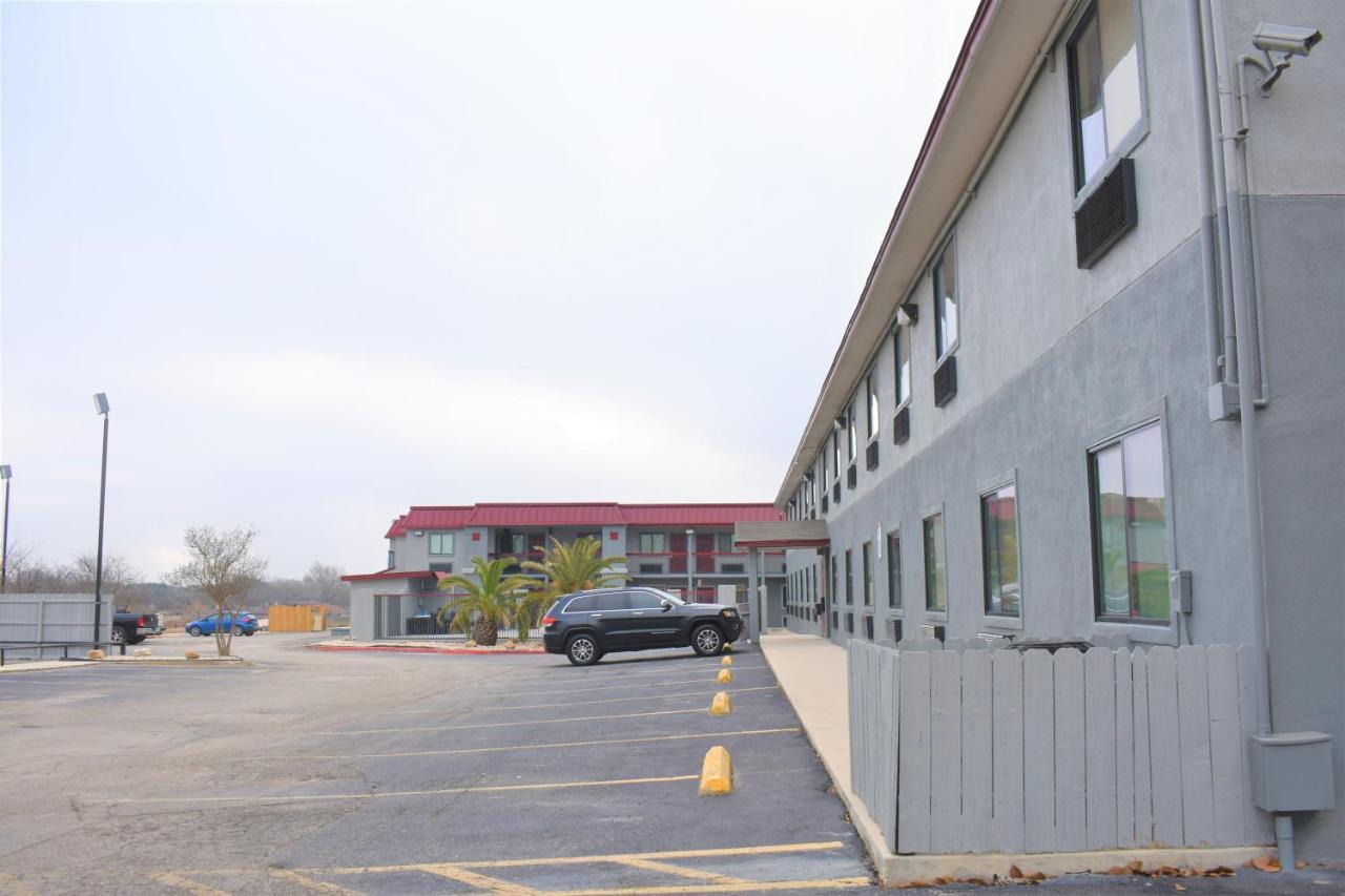 Hotel Super 8 By Wyndham New Braunfels I-35 Exterior foto
