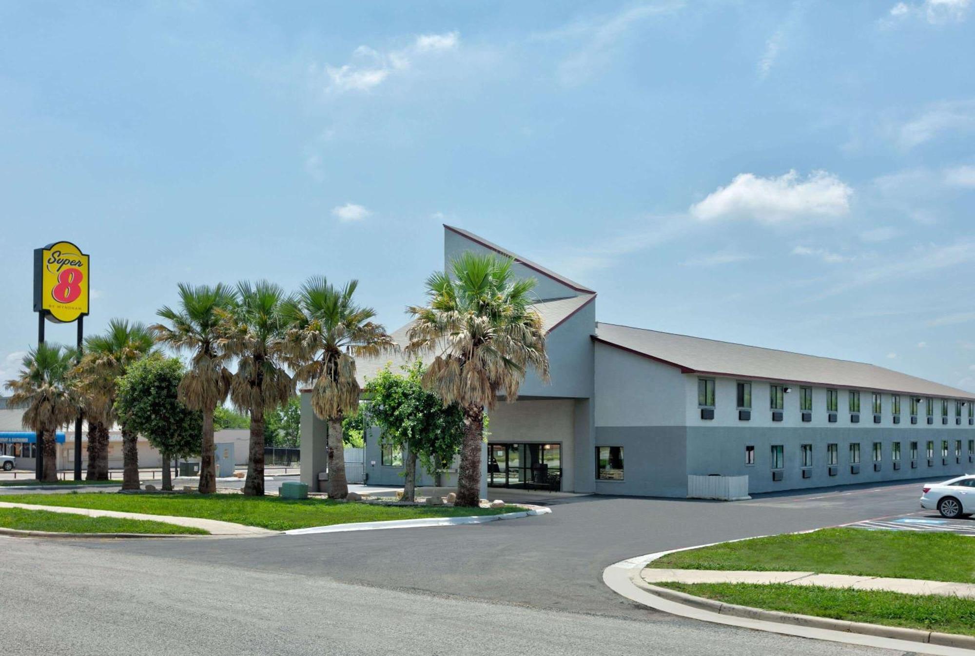 Hotel Super 8 By Wyndham New Braunfels I-35 Exterior foto